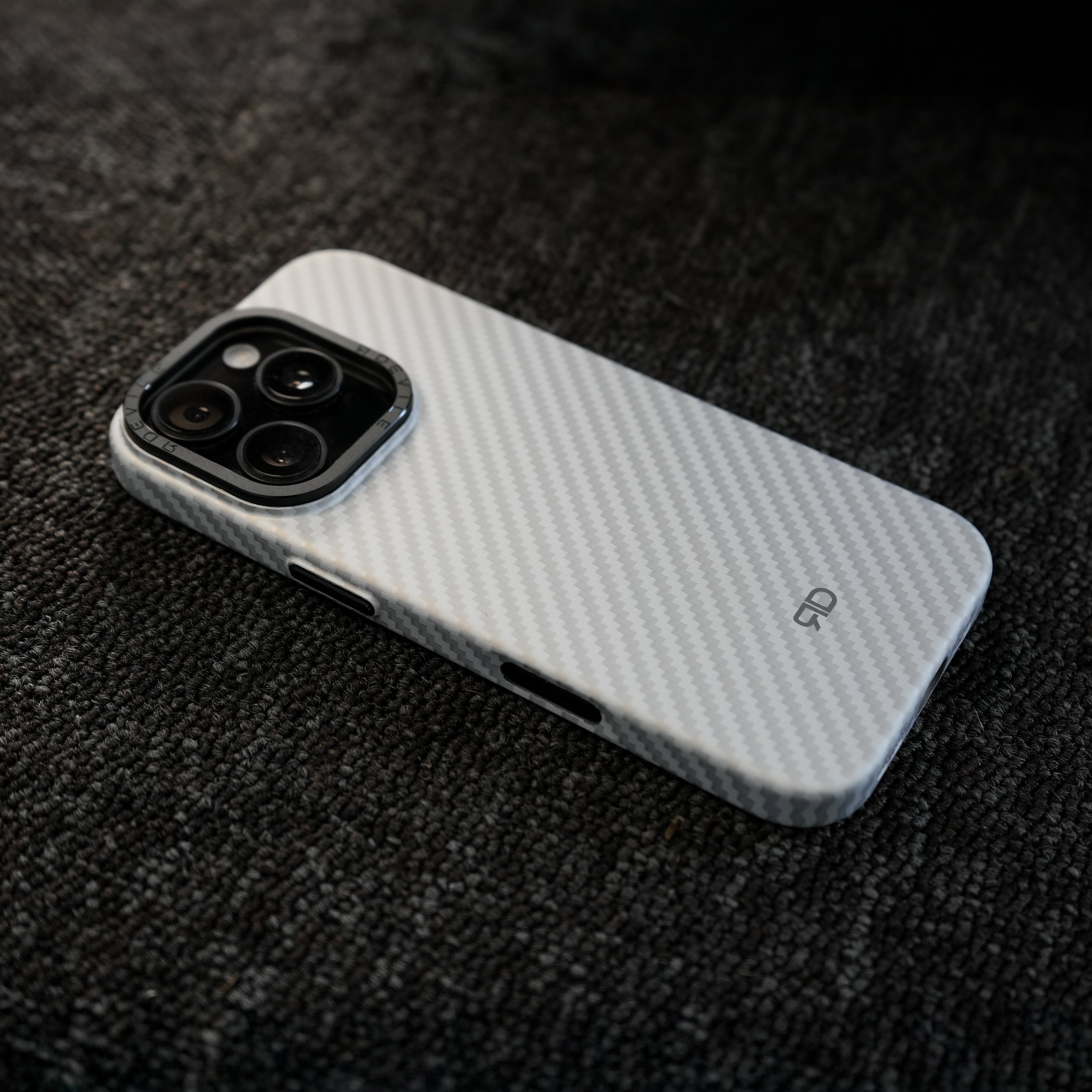 RD Carbon Fiber Case V3 LIMITED EDITION (WHITE)